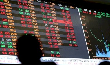 Bolsa fecha em queda e dólar em alta no primeiro dia útil do governo