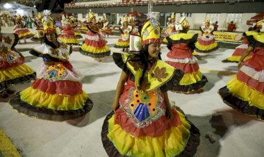 Escolas do Grupo de Acesso B são as primeiras a desfilar na Passarela do Samba em 2023