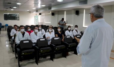 FCecon recepciona sete novos médicos residentes