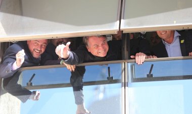 Ex-presidente Jair Bolsonaro chega ao Brasil