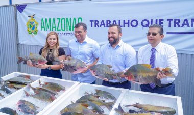 Deputada Débora Menezes acompanha distribuição de pescado, pelo Governo do Amazonas, a instituições assistenciais