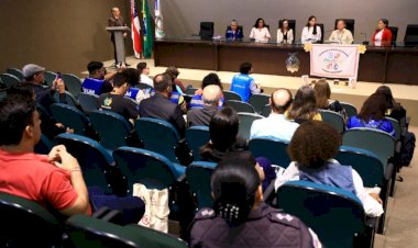 Governo do Amazonas atualiza plano voltado a migrantes, refugiados e combate ao tráfico humano