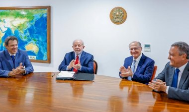 Lula assina MP que cria o Desenrola, para tirar até 70 milhões das dívidas