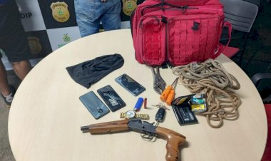 PMAM prende quatro homens por porte ilegal de arma de fogo, no bairro Crespo