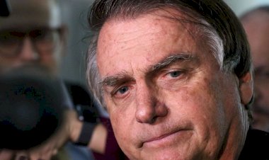 Investigação cita US$ 25 mil em dinheiro que seriam para Bolsonaro