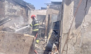 Corpo de Bombeiros combate incêndio em residência no bairro Dom Pedro