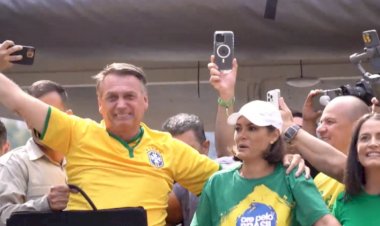 Quatro governadores participam de ato pró-Bolsonaro na Paulista lotada