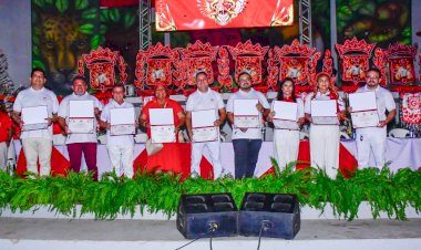 Em Assembleia, balancete de contas da reforma da Cidade Garantido é aprovado e diretoria do bumbá é apresentada