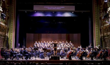 Estreia de ‘Carmina Burana’ na Temporada dos Corpos Artísticos encanta amazonenses e turistas no Teatro Amazonas