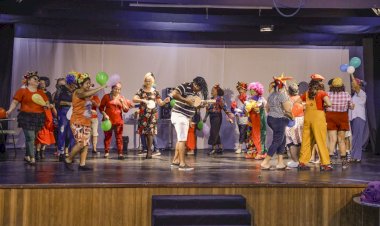 Liceu de Artes e Ofícios Claudio Santoro promove curso de teatro, coral e dança para o público 50+