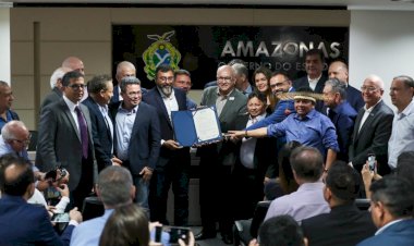 Wilson Lima entrega novas licenças para avanço do projeto de exploração do potássio no estado