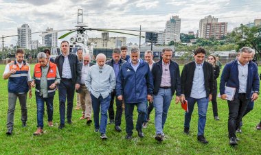 'Não haverá impedimento de burocracia para que a gente recupere a grandiosidade desse Estado', diz Lula em Porto Alegre