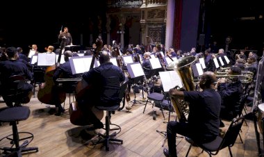 Teatro Amazonas recebe show, espetáculo de balé e concerto na programação desta semana
