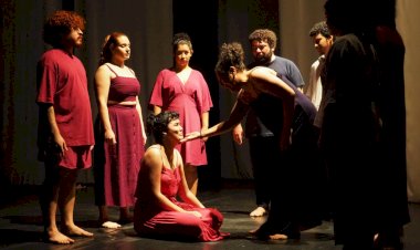 Domingo tem nova sessão do espetáculo ‘Helena’ no Teatro da Instalação