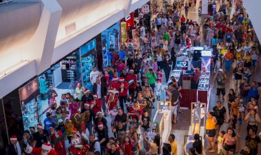 Chegada do Papai Noel na zona norte de Manaus com muita música, diversão e personagens neste domingo