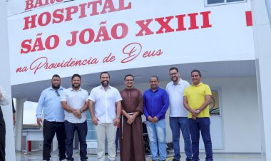 Dr. George Lins elogia a estrutura do Barco Hospital São João XXIII