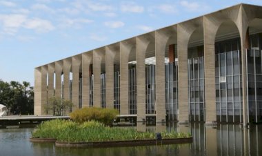 Itamaraty diz que Brasil “não se curvará