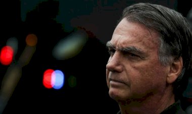 Defesa pede revogação de medidas cautelares contra Jair Bolsonaro