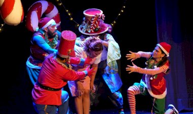 Exposição de Presépios e espetáculo ‘A Magnífica Fábrica do Papai Noel’ emocionam público no Teatro Gebes Medeiros