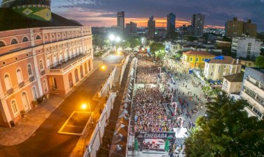 Corrida do Teatro Amazonas reúne mais de 3 mil atletas na celebração dos 129 anos do monumento