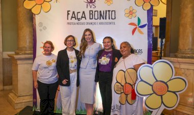 Primeira-dama Thaisa Cidade acompanha apresentação da Orquestra de Câmara em ação de conscientização contra violência sexual infantojuvenil