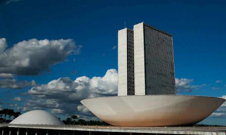 Câmara e Senado escolhem hoje novos dirigentes