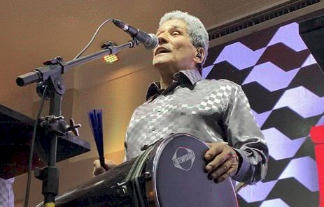 Músico do Demônios da Garoa, Izael Caldeira morre vítima de covid-19