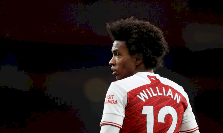 Meia-atacante Willian, do Arsenal, é alvo de ofensas racistas online