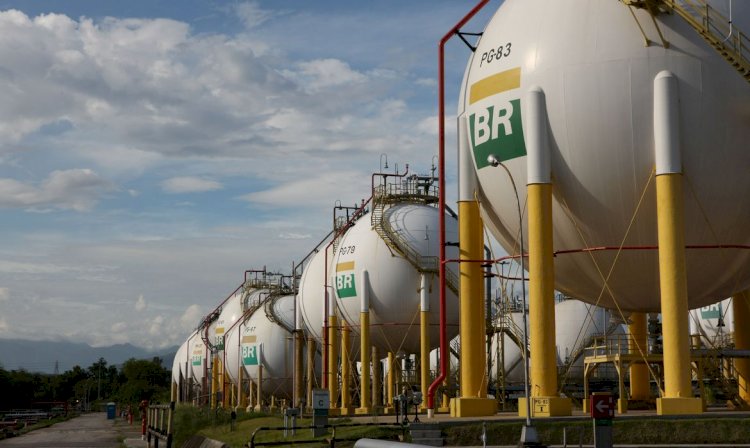 Petrobras anuncia aumento de 39% no gás natural para distribuidoras