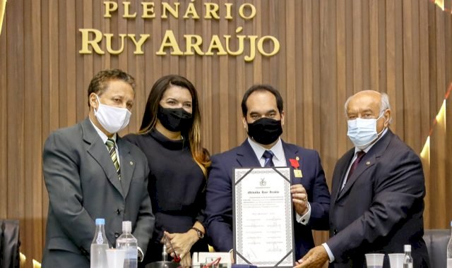 Flávio Cordeiro Antony recebe Medalha Ruy Araújo na Aleam