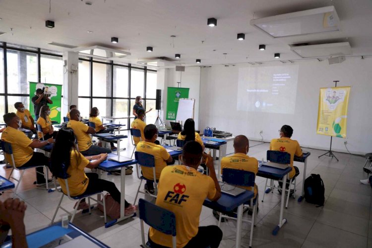 Governo do Amazonas e CBF preparam professores da rede estadual para atuar em projeto social