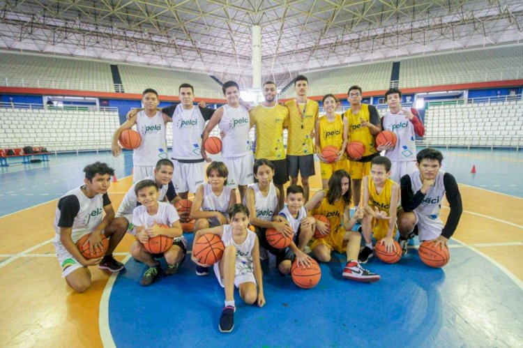 Núcleo do Pelci incentiva prática do basquetebol para crianças e jovens saírem do sedentarismo