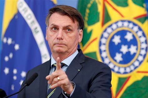 Bolsonaro diz que Governo Federal reduziu nove impostos no Brasil