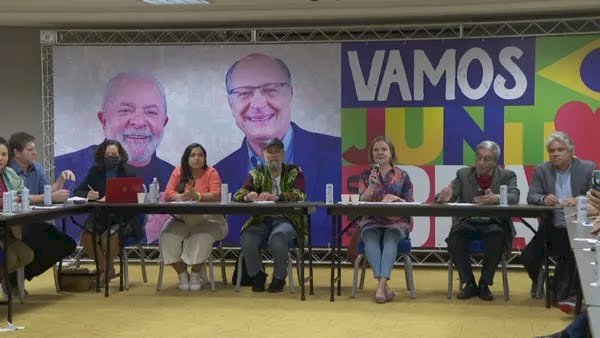 Anne Moura participa de Convenção Partidária que oficializa a candidatura de Lula à Presidência do Brasil