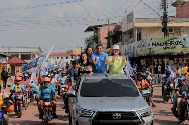 População de Presidente Figueiredo recebe Wilson em grande carreata por ruas do município