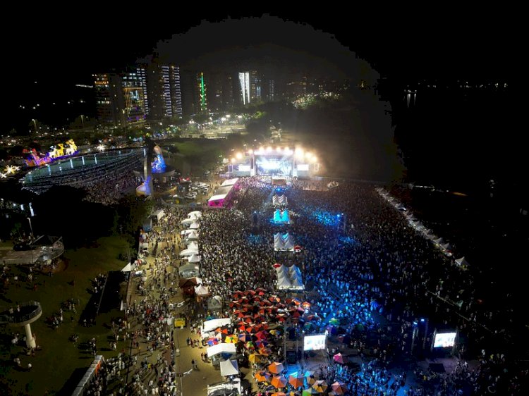 Prefeitura de Manaus promove Réveillon com show piromusical de baixo ruído e reúne 100 mil pessoas na Ponta Negra