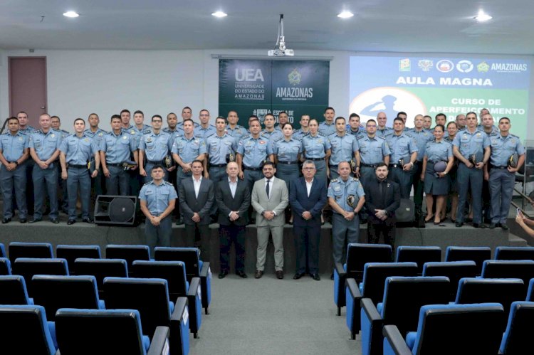 Capitães da PMAM participam de Aula Magna do Curso de Aperfeiçoamento de Oficiais