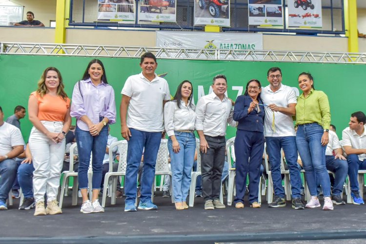 Em Parintins, Wilson Lima assegura moradia para quatro mil famílias do bairro Paschoal Allágio