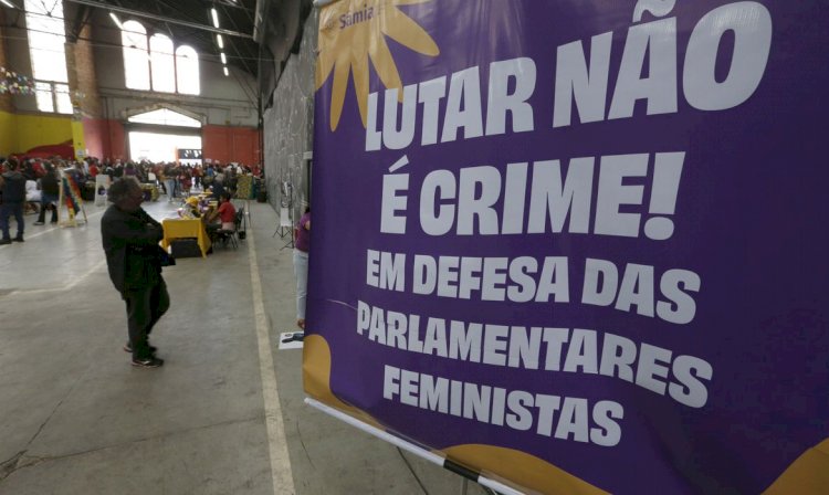 Movimentos fazem ato em defesa do MST e de parlamentares feministas