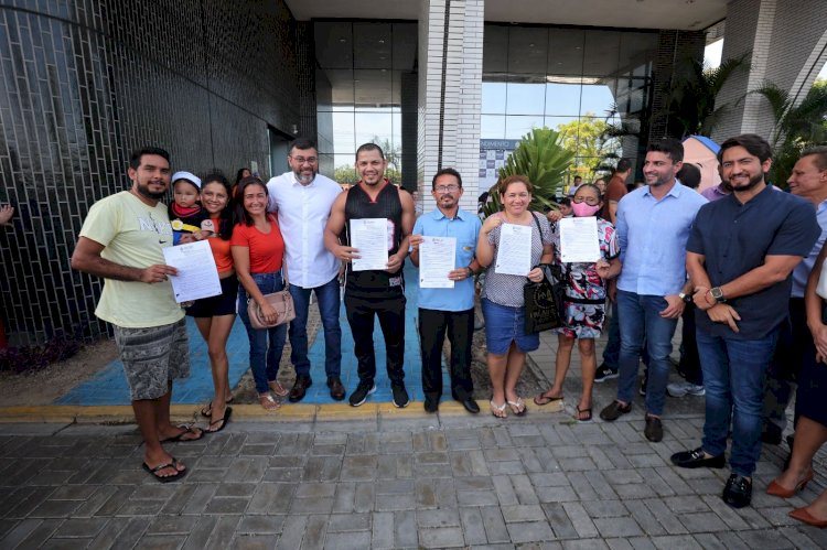 Wilson Lima reassenta mais 56 famílias das comunidades da Sharp e Manaus 2000 beneficiadas pelo Prosamin+