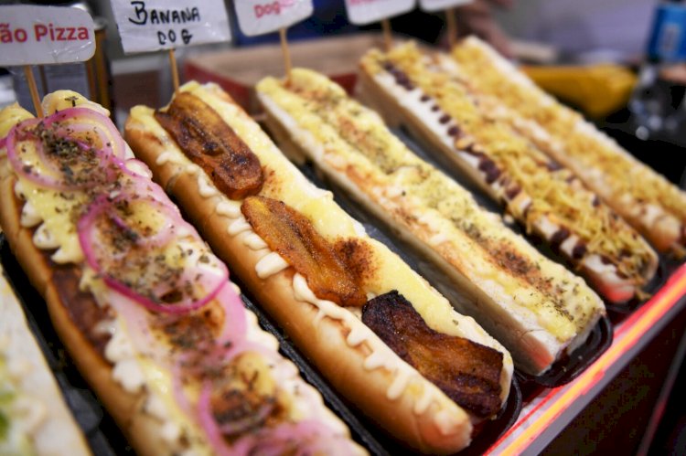 10 receitas gourmet de cachorro quente para degustar no Dia do Hot Dog