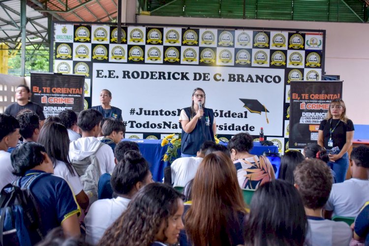 Deputado João Luiz leva palestra do “Ei, Te Orienta” para alunos da Zona Leste de Manaus