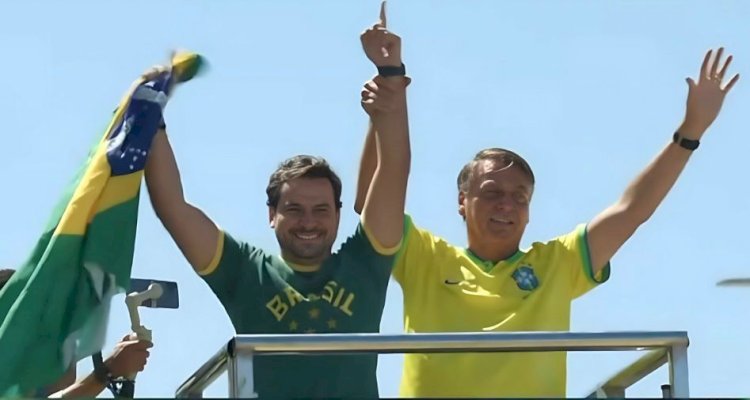 Ao lado de Bolsonaro, Alberto Neto participa de ato pela democracia e fortalecimento da direita no Brasil