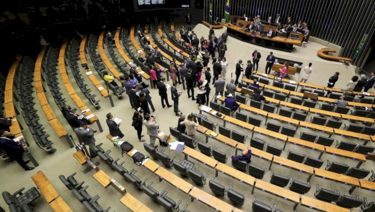 Câmara mantém dispensa de registro biométrico de deputados do RS