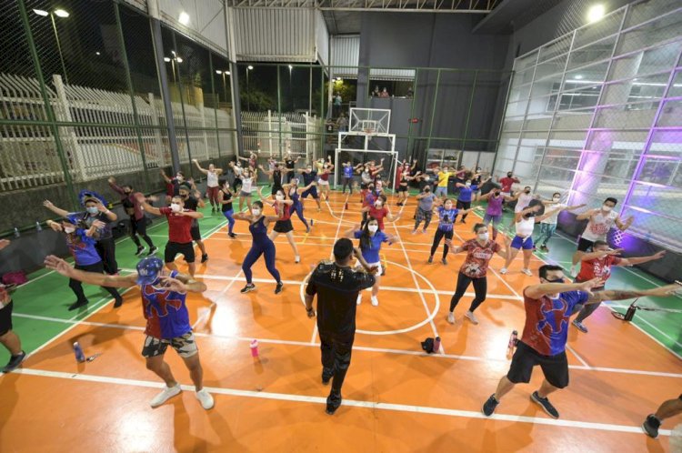 Arlindo Neto e Kboclos encerram temporada do ‘Ritmo dos bumbás’ na Cia Athletica