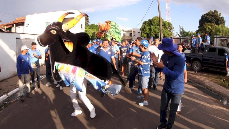 Boi Caprichoso começa transporte de alegorias para concentração no Bumbódromo