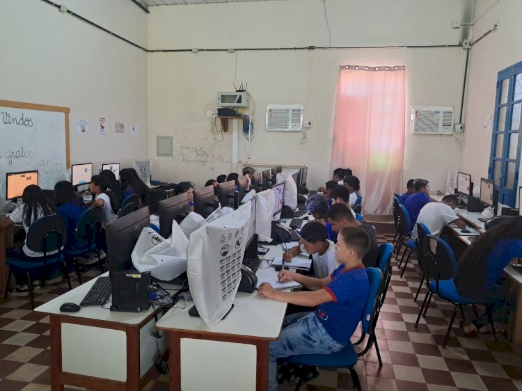 Com emenda de Delegado Péricles, Escola Estadual de Santa Isabel passa a ter laboratório de informática