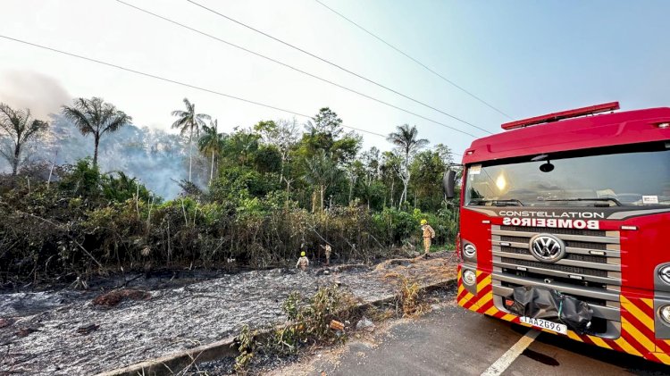 Em Iranduba, força-tarefa do Corpo de Bombeiros combate mais de 300 focos de incêndio em 24 horas