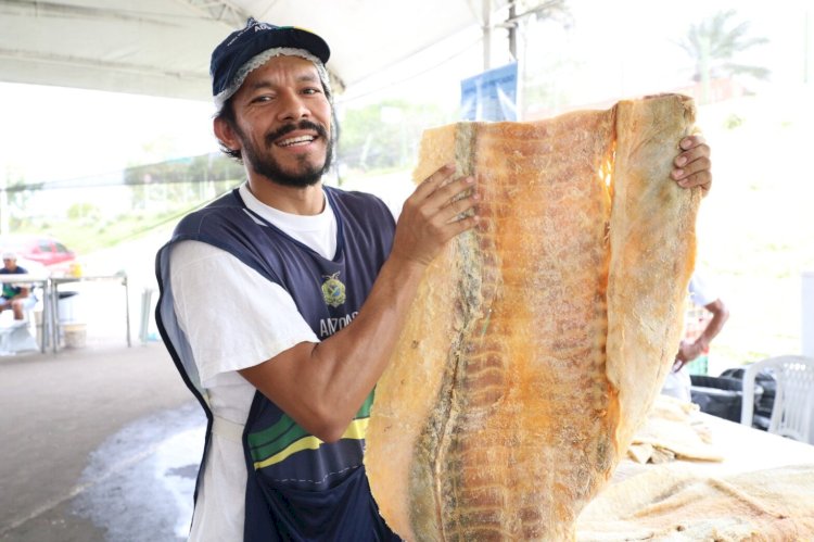 Governo do Amazonas comercializa mais de 100 toneladas de peixes na primeira edição especial do Feirão do Pescado em Manaus