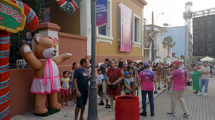 ‘O Mundo Encantado do Natal’ atrai dezenas de milhares de visitantes em Manaus com programação diversificada